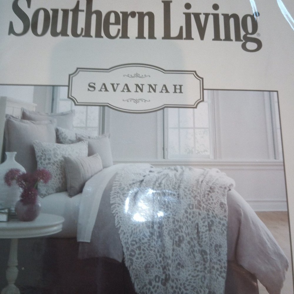 SOUTHERN LIVING SAVANNAH Leopard Queen Coverlet